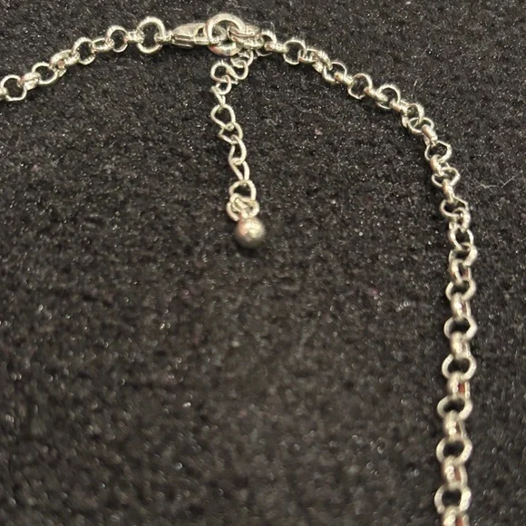 Elegant Silver and Blue Necklace - Picture 5 of 7